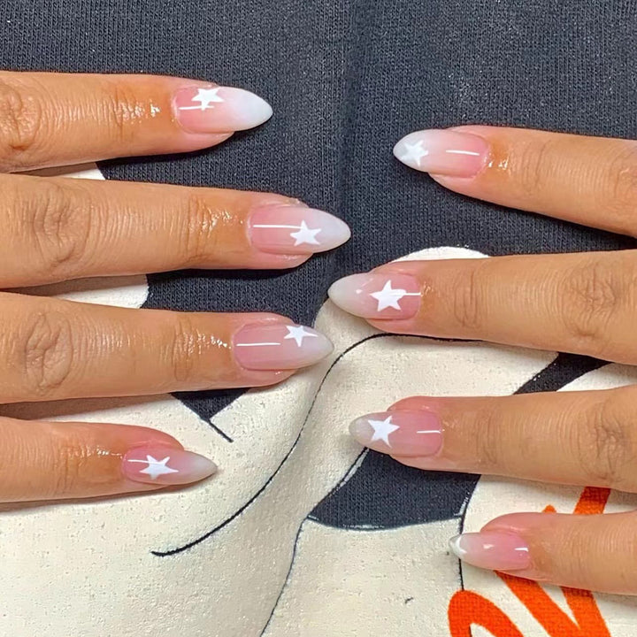 Artful Nail Art with Star Motif Bowlift