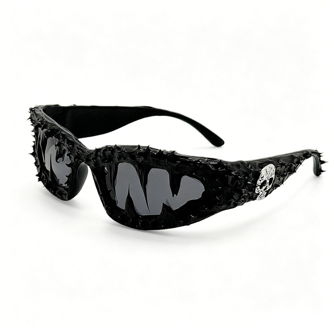 Ladies creative fashion sunglasses with unique spikes and skull design Bowlift