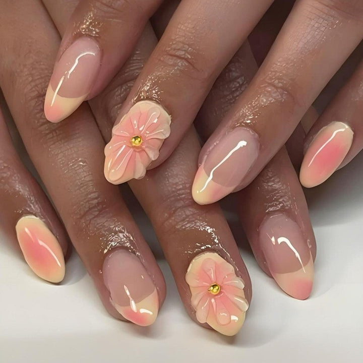 Artful Nail Tips Set with Leaf Accents Bowlift