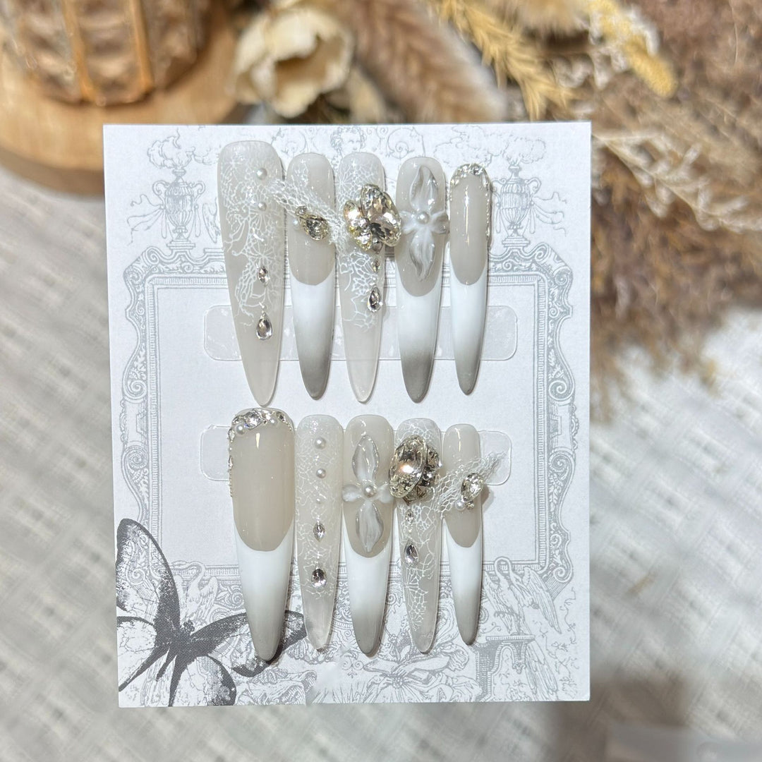Decorative Stiletto Press-On Nail Art Set with Elegant Lace and Gemstone Accents Bowlift