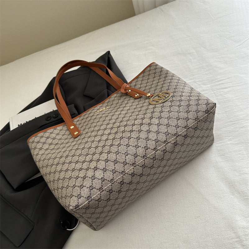 Elegant Geometric Pattern Tote Bag