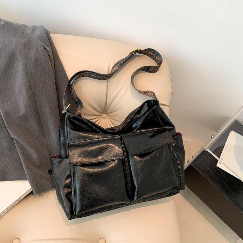 Chic Metallic Handbag Bowlift