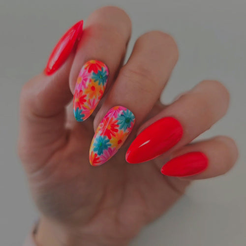 Artificial nails with Lively Flower Design Bowlift