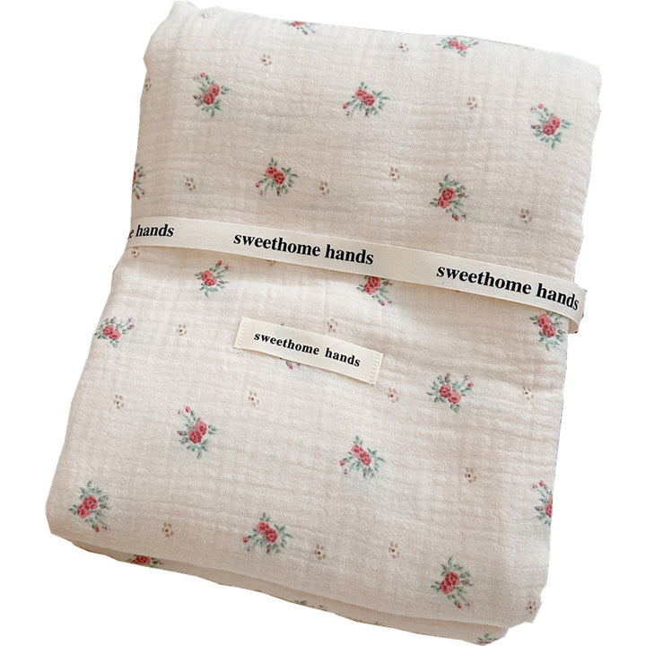 Unisex cuddly muslin blanket with elegant floral pattern Bowlift