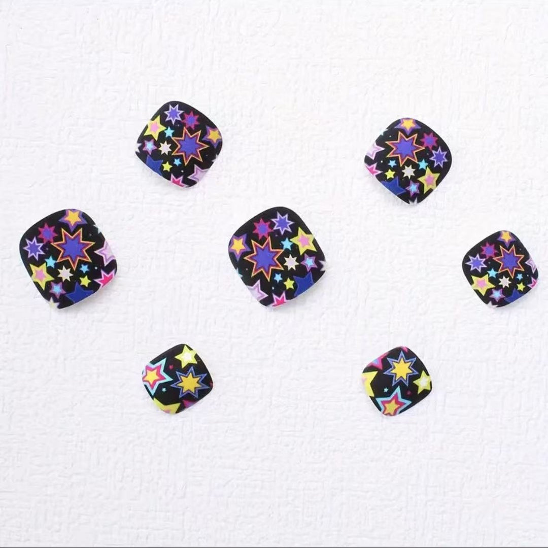 Nail art set with colorful star pattern Bowlift