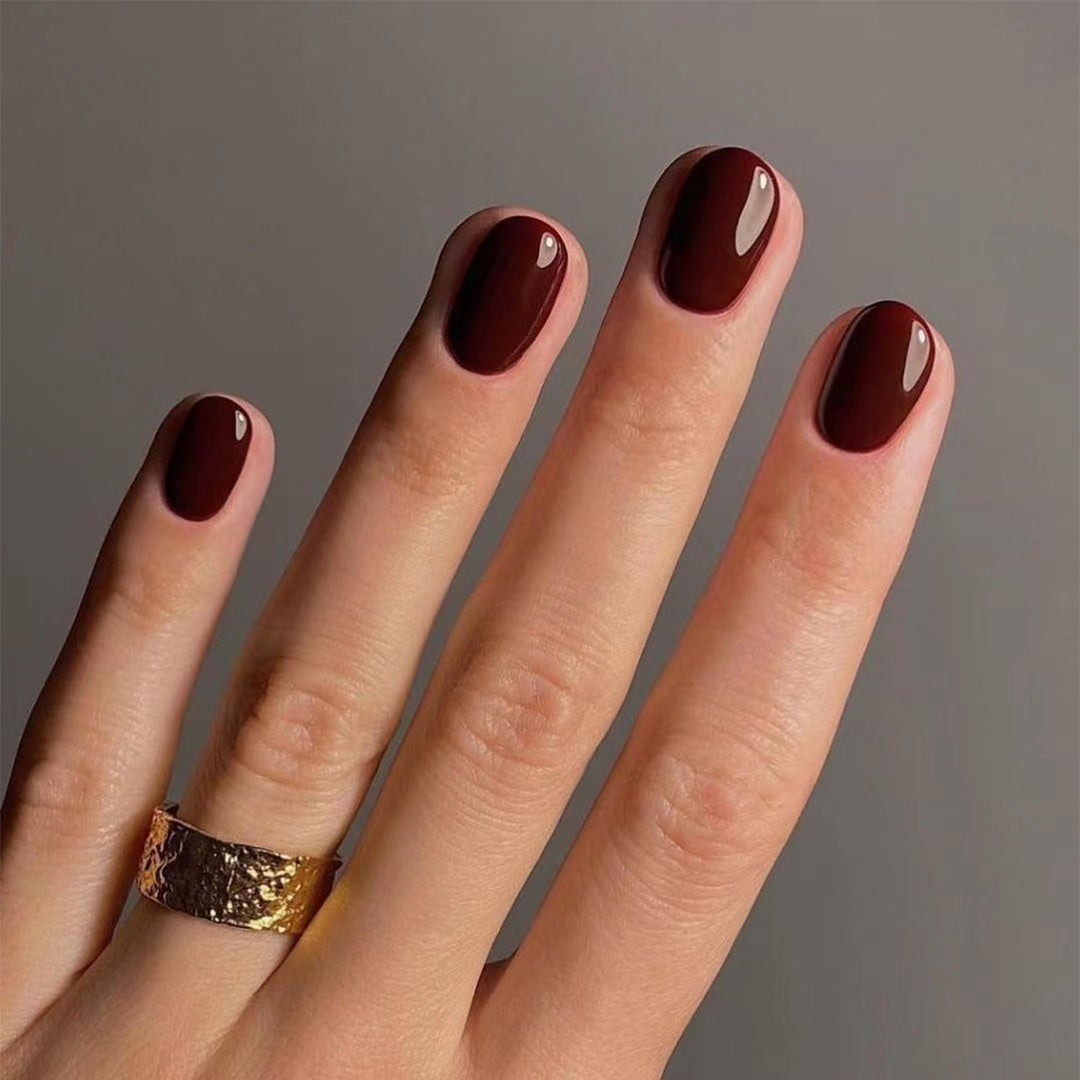 Elegant Nail Art with Gloss Finish Bowlift