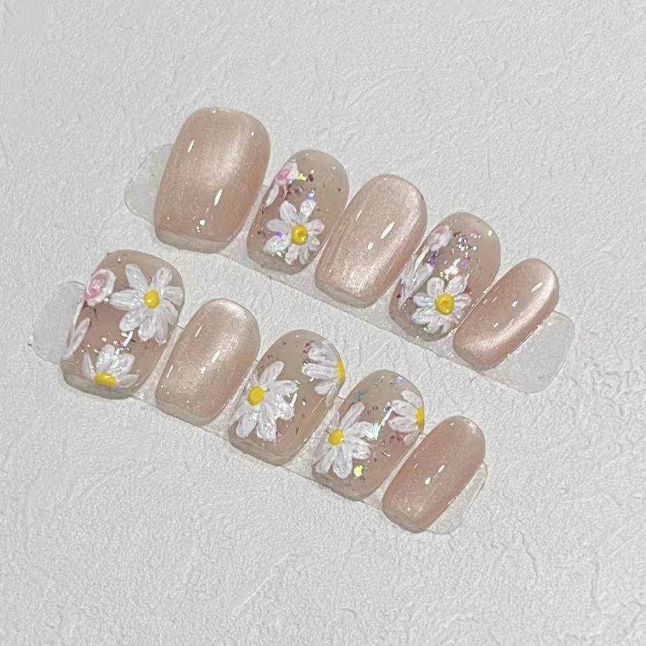 Floral-Inspired Press-On Nail Art Set Bowlift