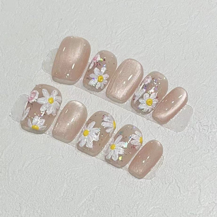 Floral-Inspired Press-On Nail Art Set Bowlift