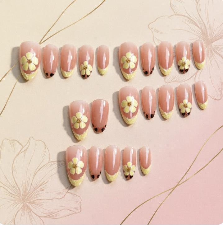 Artificial nail with floral motif Bowlift