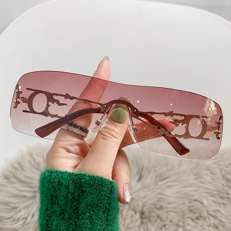 Ladies fashionable sunglasses with innovative design Bowlift