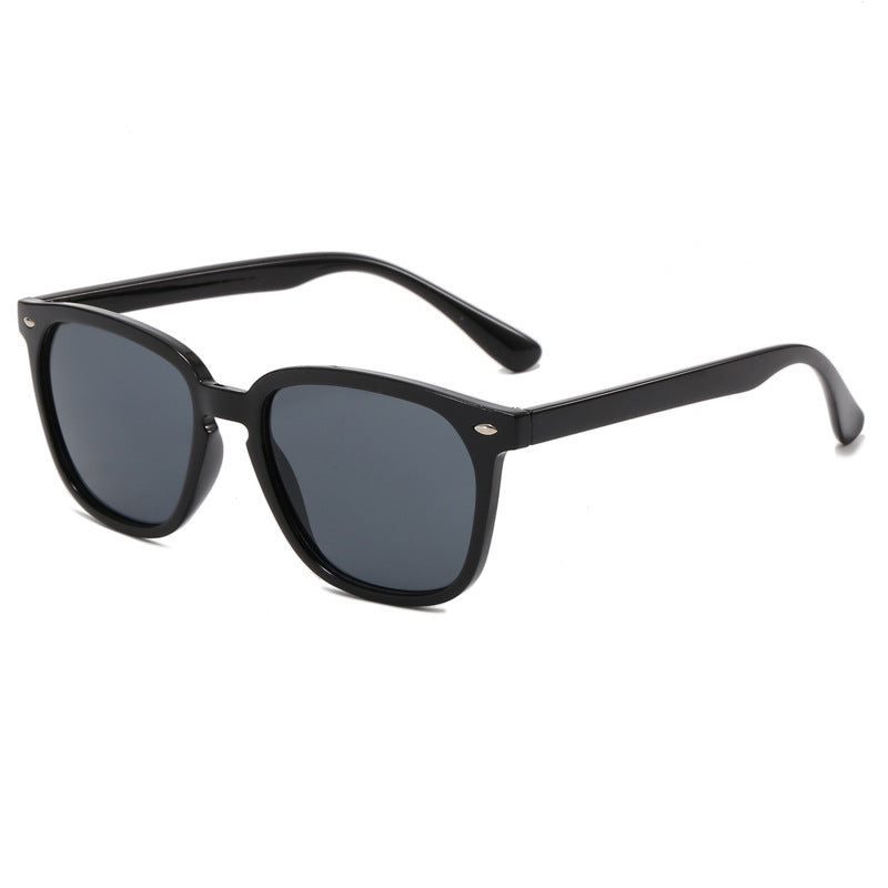 Ladies contemporary sunglasses with elegant shield design Bowlift