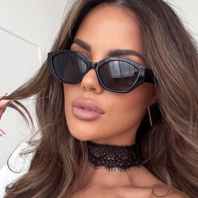 Women's stylish sunglasses in modern geometric design with protective UV filter Bowlift
