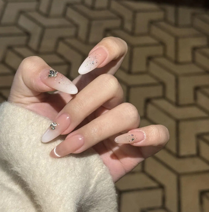 Artistic Press-On Nail Set with Floral and Heart Designs Bowlift