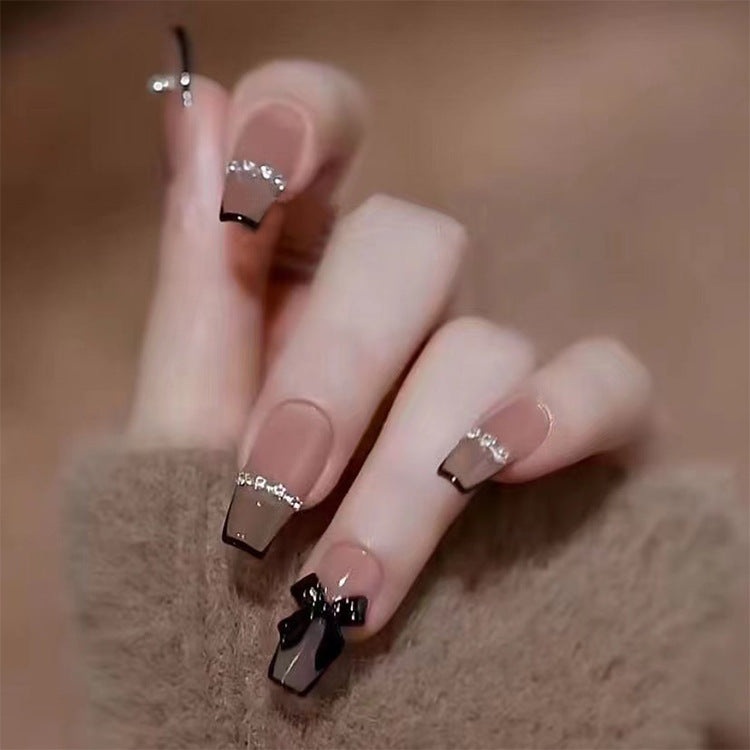 Glamorous Nail Art Bowlift