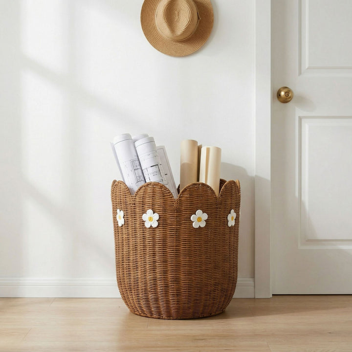 Decorative basket with wavy edge Bowlift