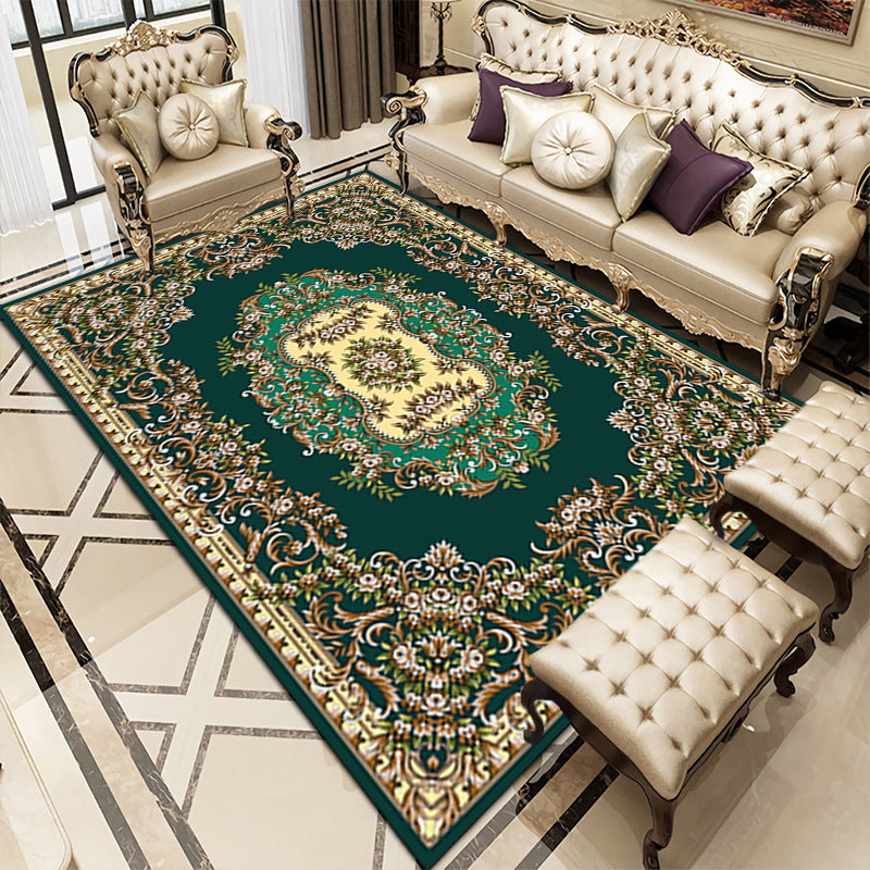 Luxurious Vintage-Inspired Carpet