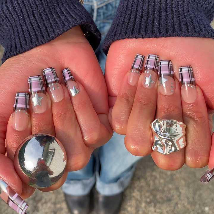 Artificial nails in modern check pattern with glitter and star details Bowlift