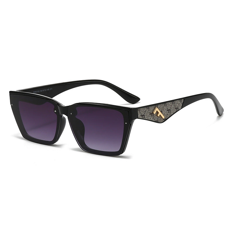 Women's square sunglasses with matte frame and fashionable accents Bowlift