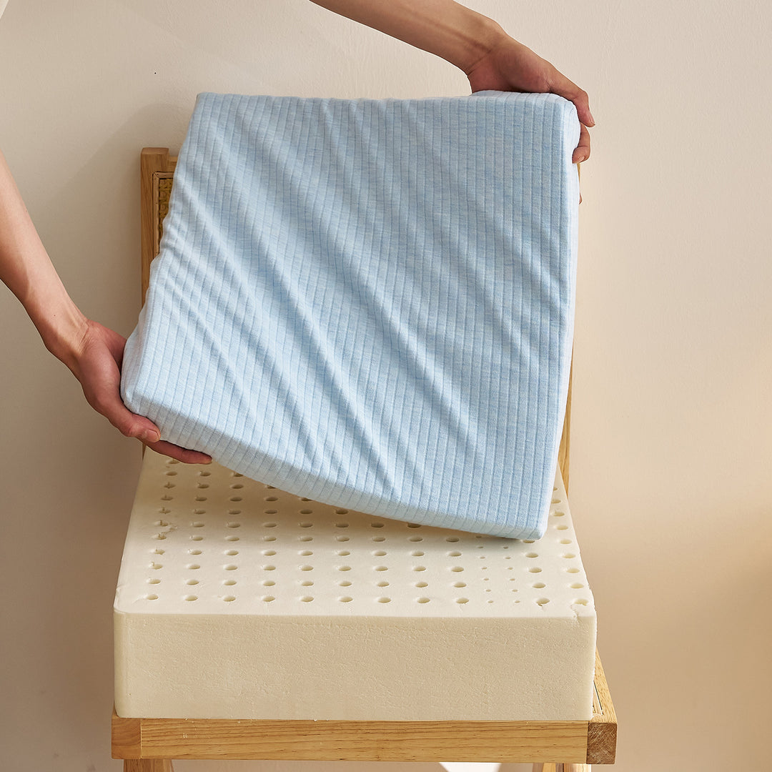 Breathable and Hypoallergenic Mattress Topper Bowlift