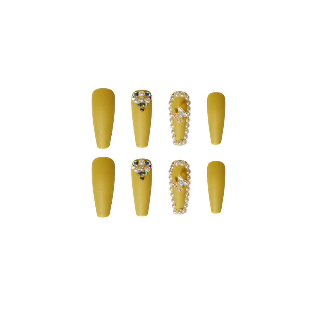 Artful stiletto nails with luxurious glitter accents Bowlift