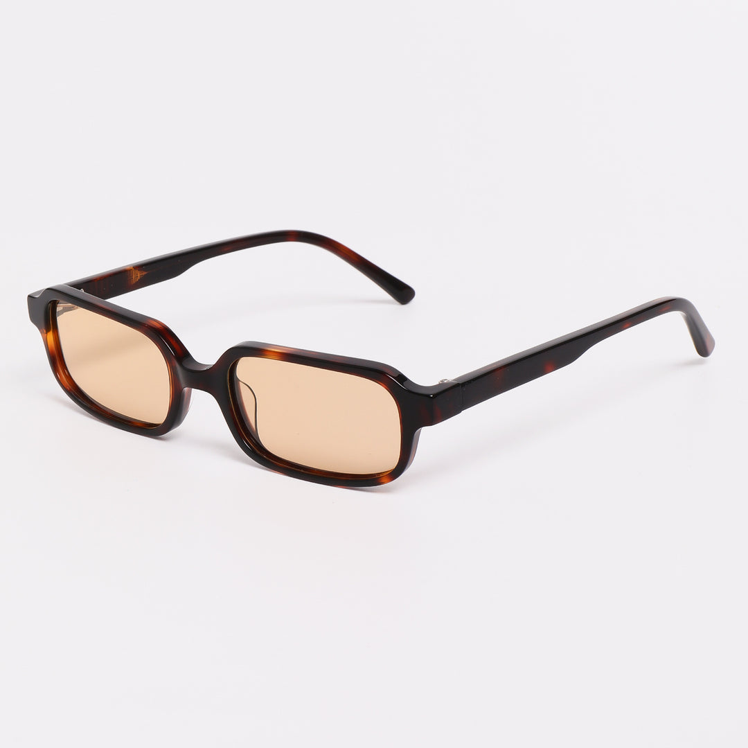 Women's sunglasses in a modern, angular design with advanced UV protection lenses Bowlift