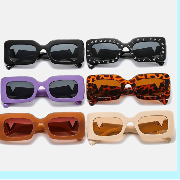 Ladies Stylish oversized sunglasses with unique frame Bowlift