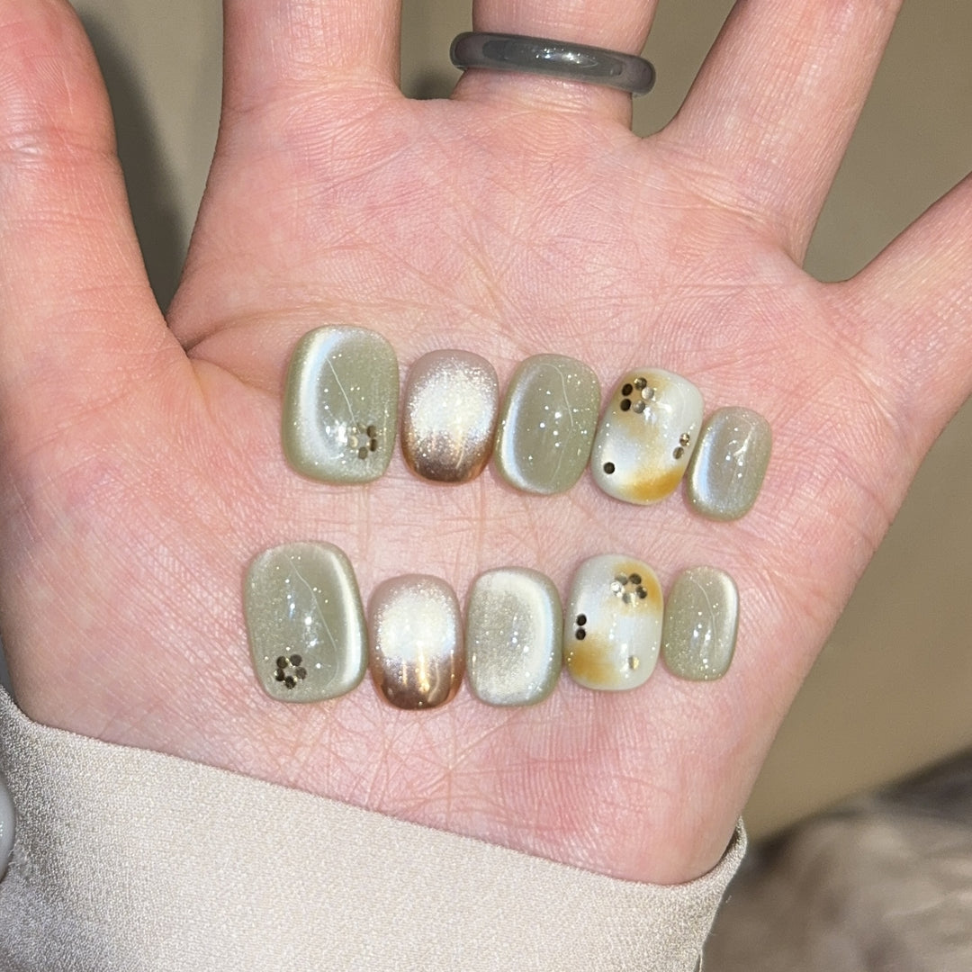 Artificial nails with modern accents Bowlift