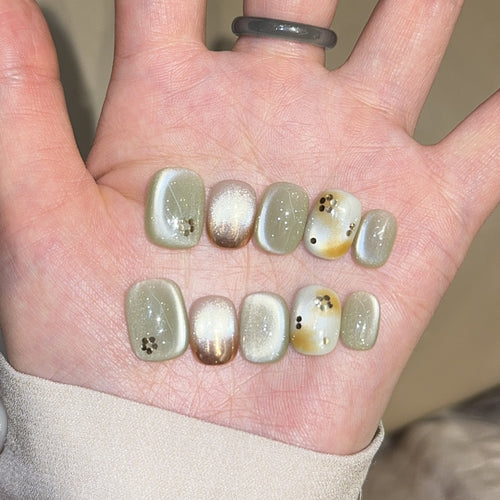Artificial nails with modern accents Bowlift