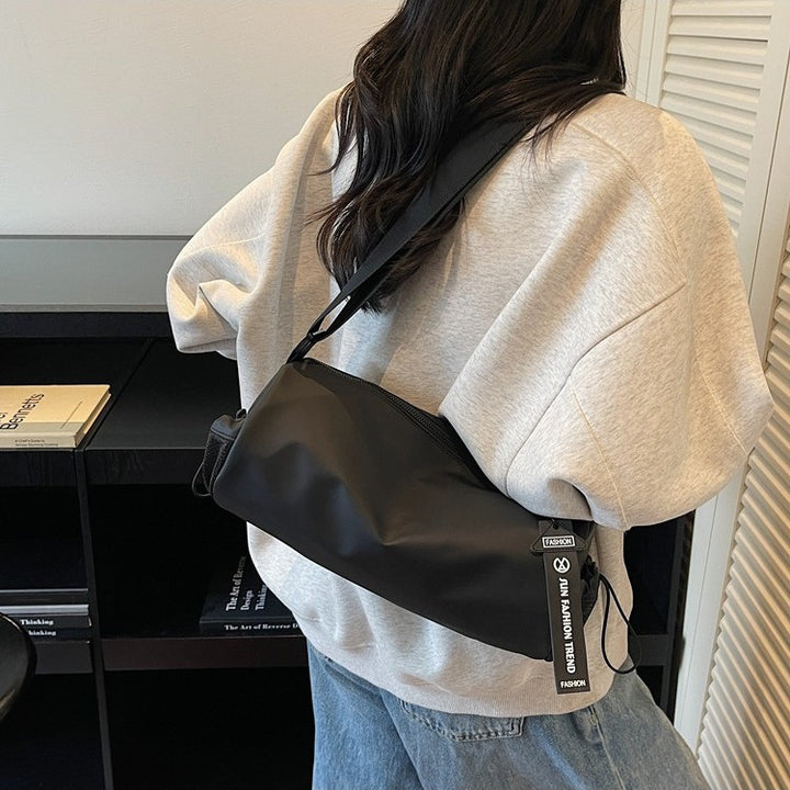 Fashionable clutch bag Bowlift