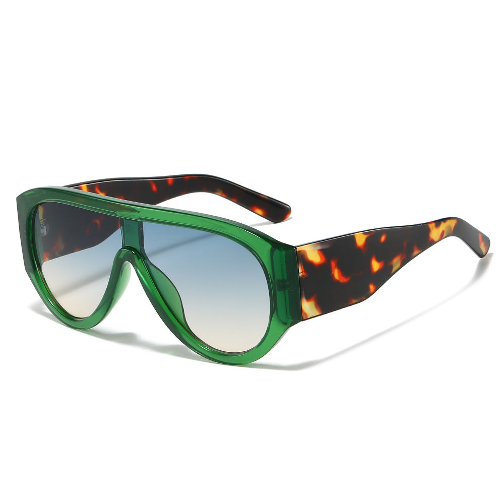 Retro-Inspired Oversized Sun Shield Sunglasses Bowlift