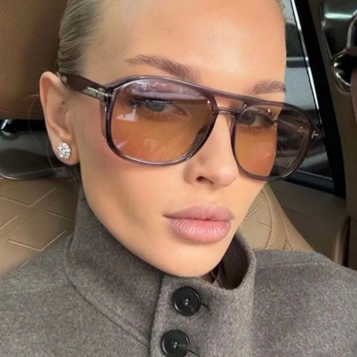 Women's square sunglasses with luxurious plastic frame and mirrored lenses Bowlift