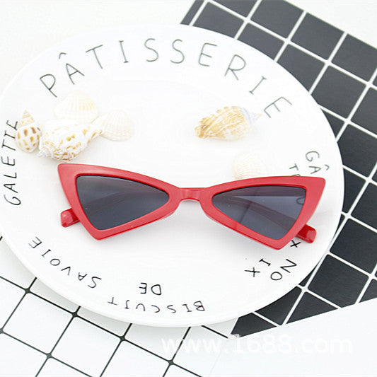 Women's fashionable Cat-Eye sunglasses with elegant design Bowlift