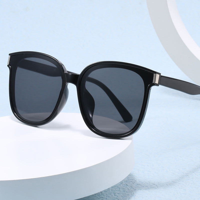 Women's stylish sunglasses with fashionable design Bowlift