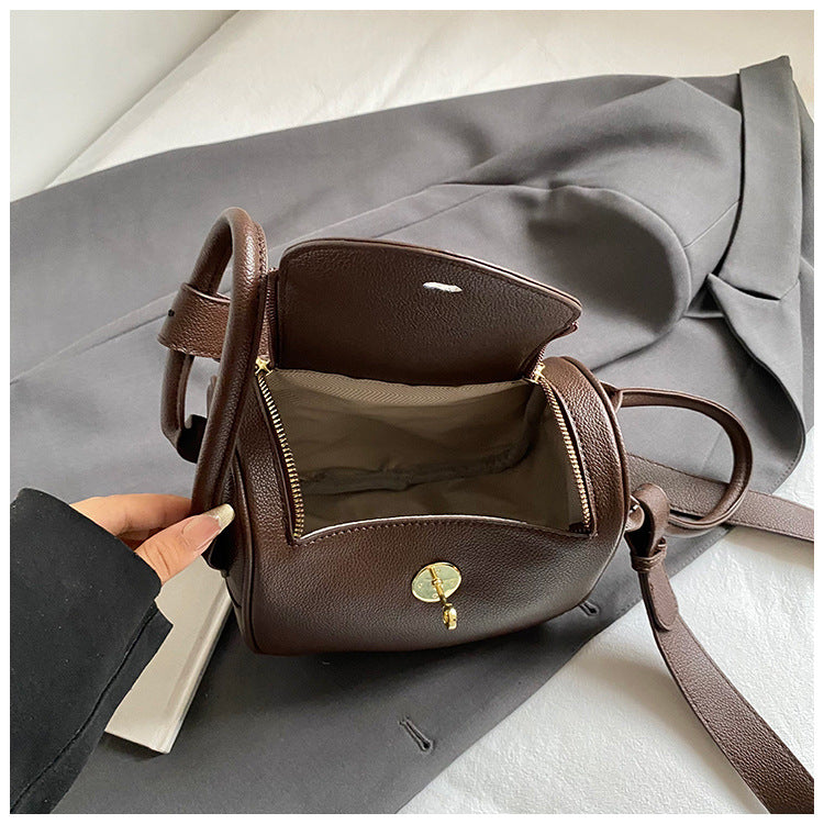 Chic Textured Handbag Bowlift