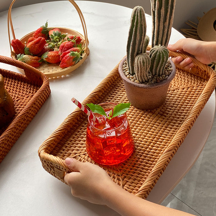 Women's rectangular serving platter made of natural rattan Bowlift