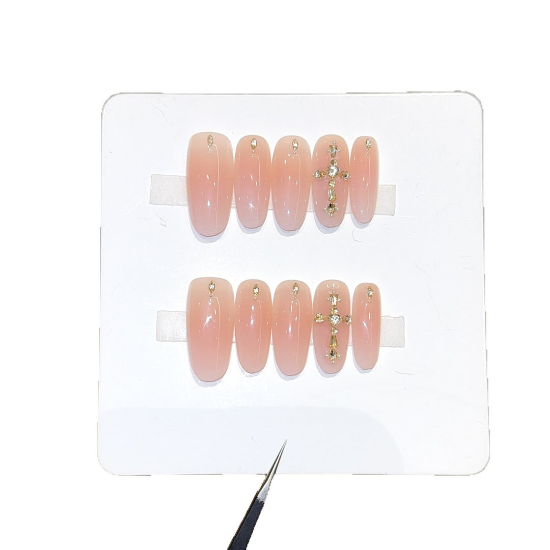 Acrylic nails with glamorous glitter pattern Bowlift