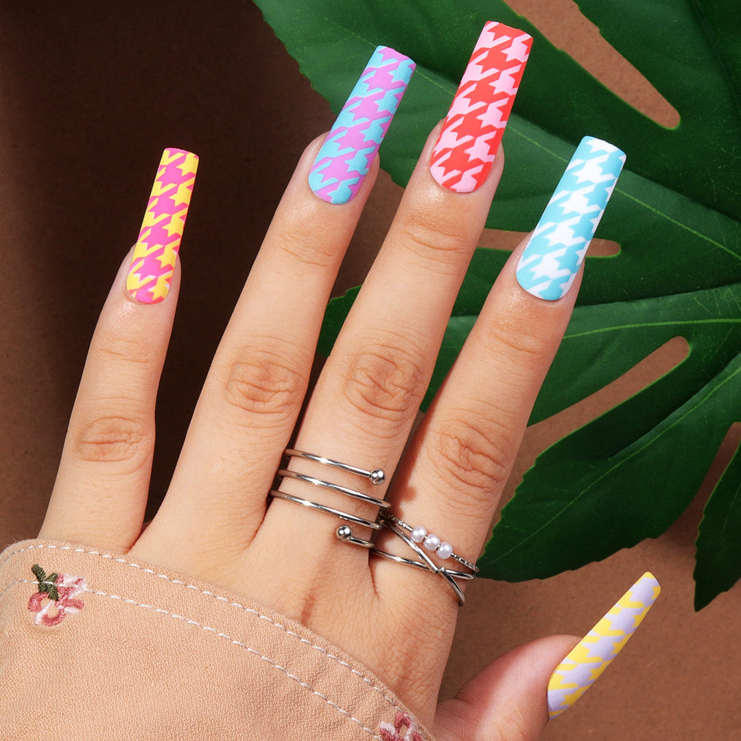 Fashionable houndstooth pattern artificial nail set Bowlift