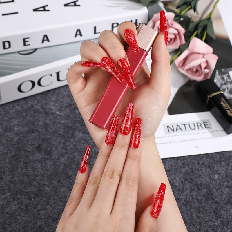 Artificial nails in elegant geometric design Bowlift