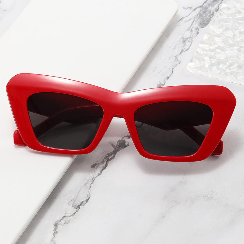 Women's fashionable oversized sunglasses with angular frame Bowlift
