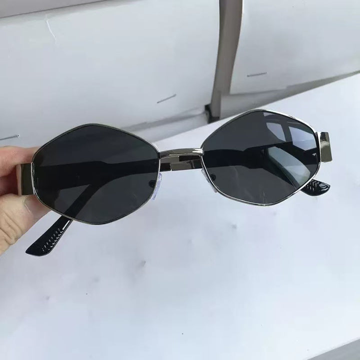 Elegant Modish Oval Frame Sunglasses Bowlift