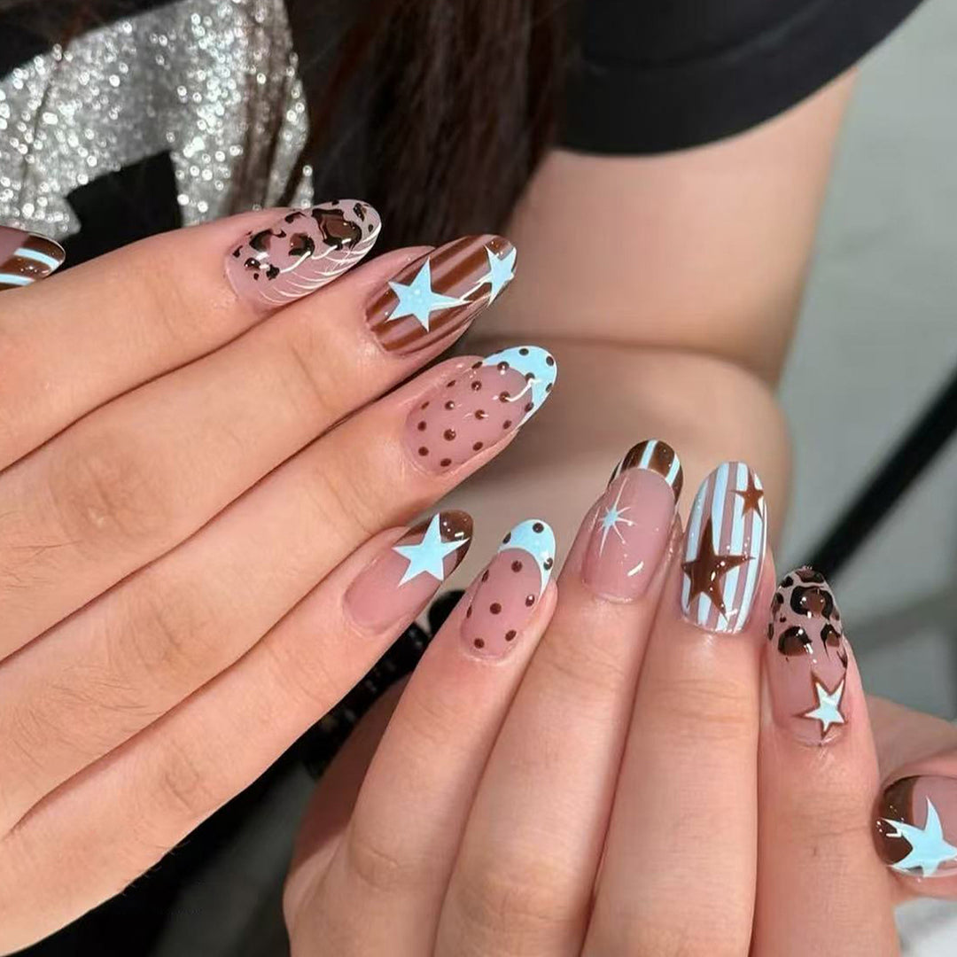 Glamorous nail decorations Bowlift