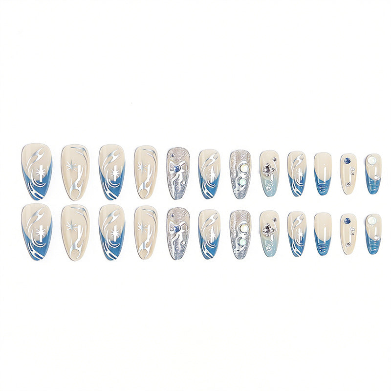 Nail art set with glamorous 3D decorations and elegant accents Bowlift