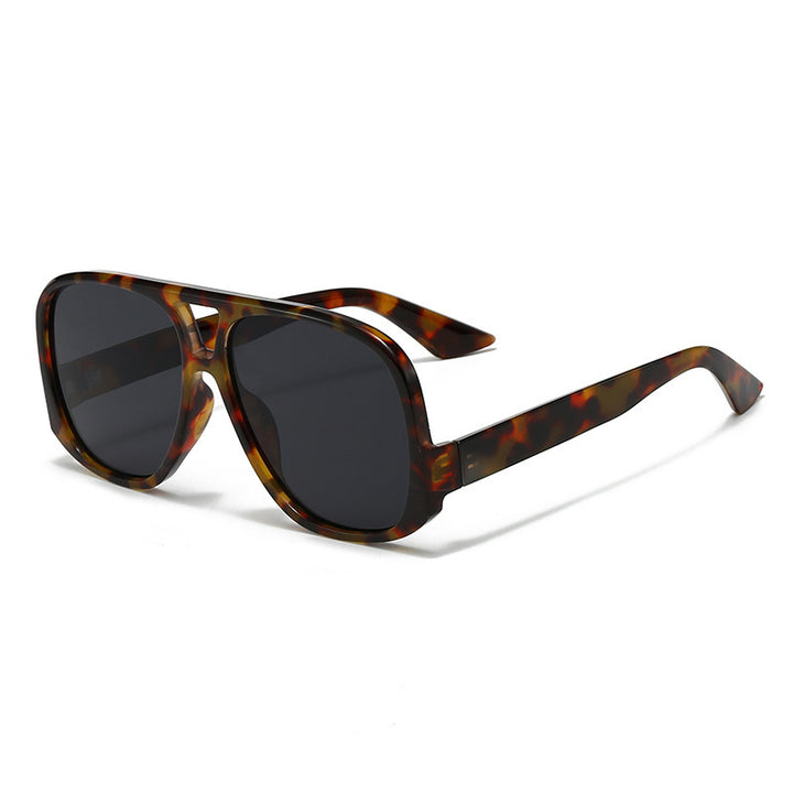Women trendy oversized sunglasses in modern tortoiseshell pattern Bowlift