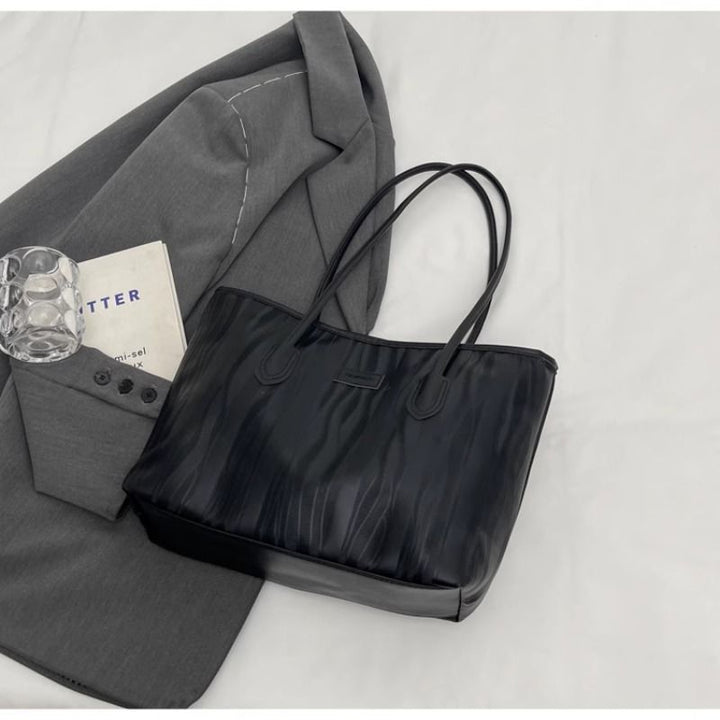 Sleek Modern Tote Bag Bowlift