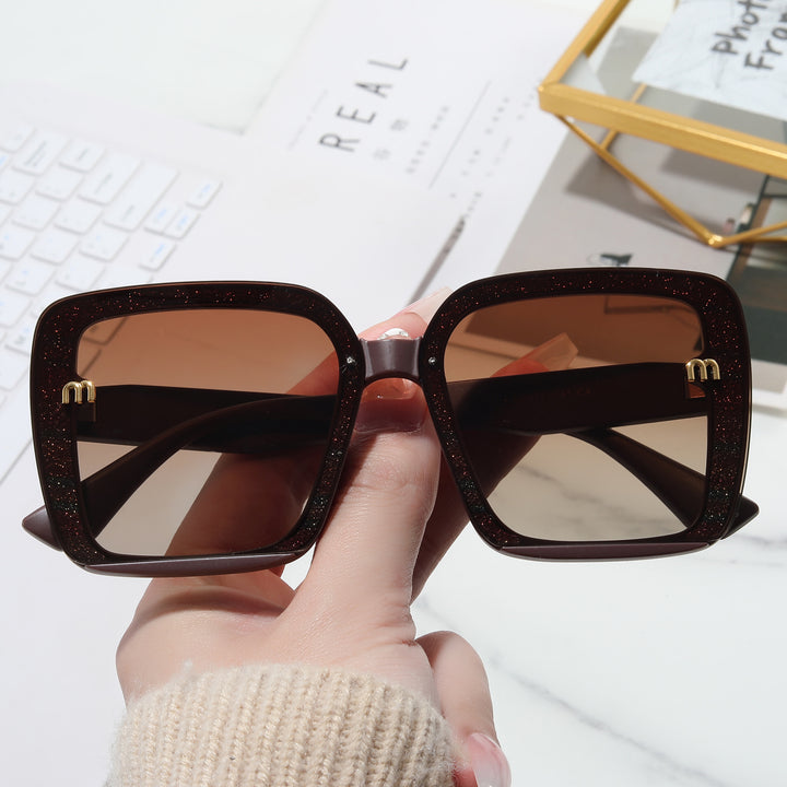 Ladies fashionable square sunglasses with shimmering frame Bowlift