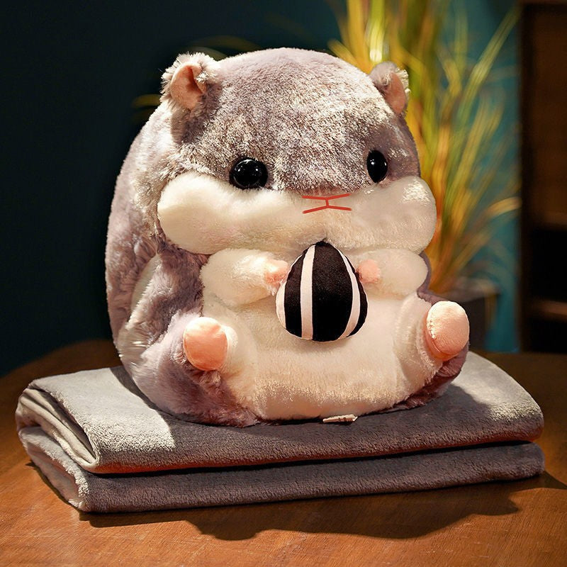Squirrel-shaped cuddle pillow Bowlift