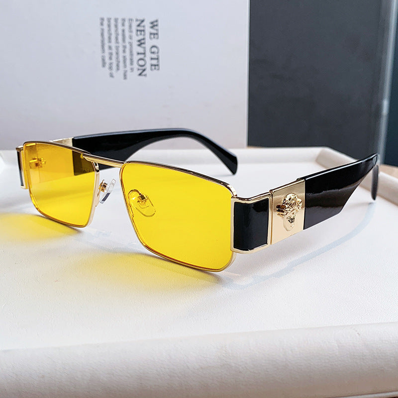 Women's designer sunglasses with luxurious frame and trendy cut Bowlift