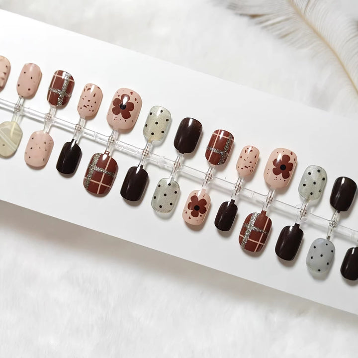 Creative Nail Art Set with Modern Designs Bowlift