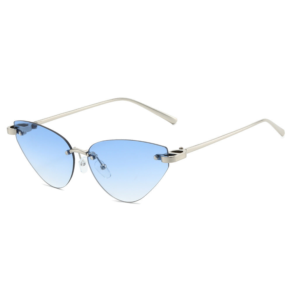 Fashion-Forward Cat-Eye Sunglasses Bowlift