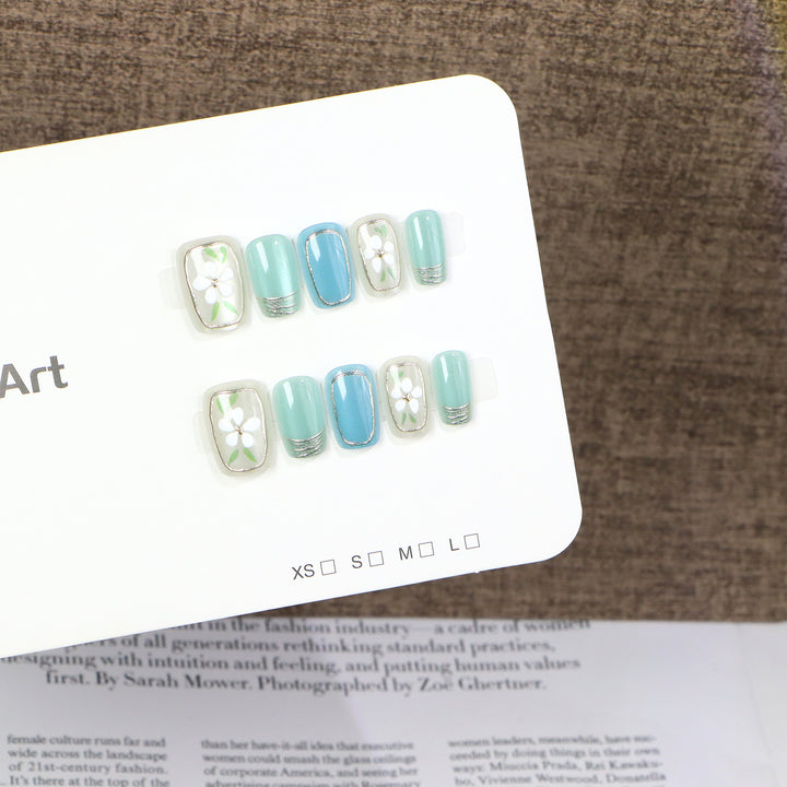 Decorative Press-On Nail Set with Floral Accents Bowlift